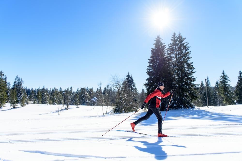 Langläufer im Schnee