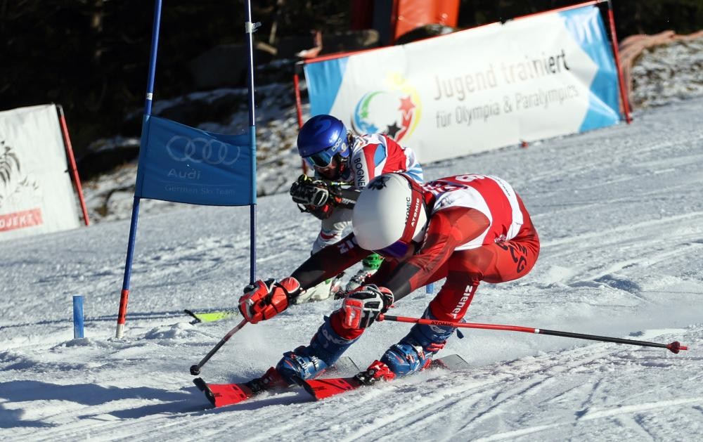 Kinder beim Ski-Alpin